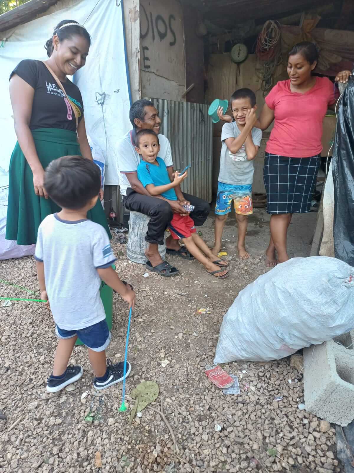Ayuda a niños en Guatemala - foto 12